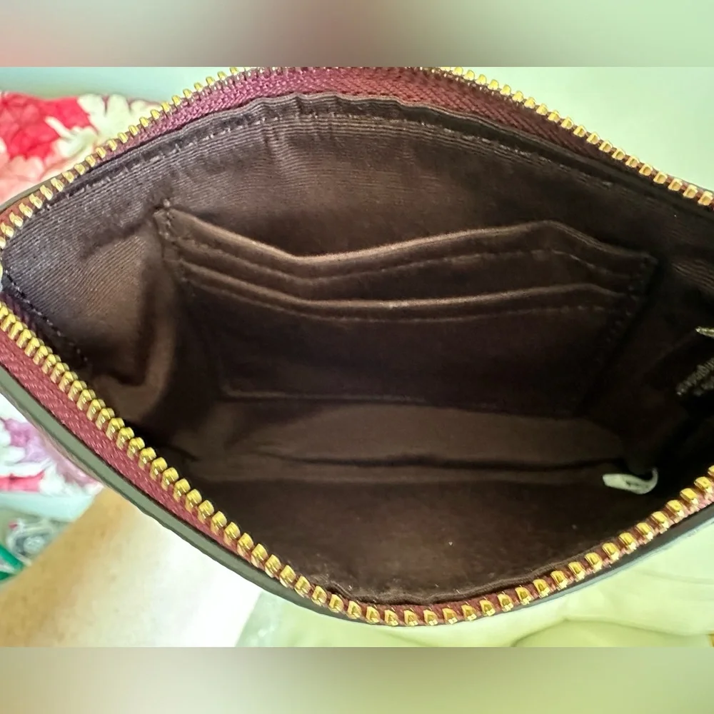 ๐๐ NWT Coach Corner Zip Wristlet With Holiday Bells Print ๐๐ - Picture 3 of 7